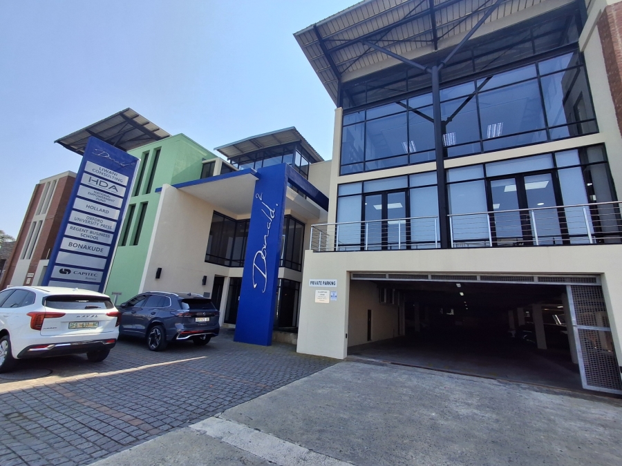 To Let Commercial Property for Rent in Vincent Eastern Cape